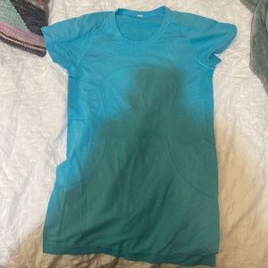 Lululemon exercise top